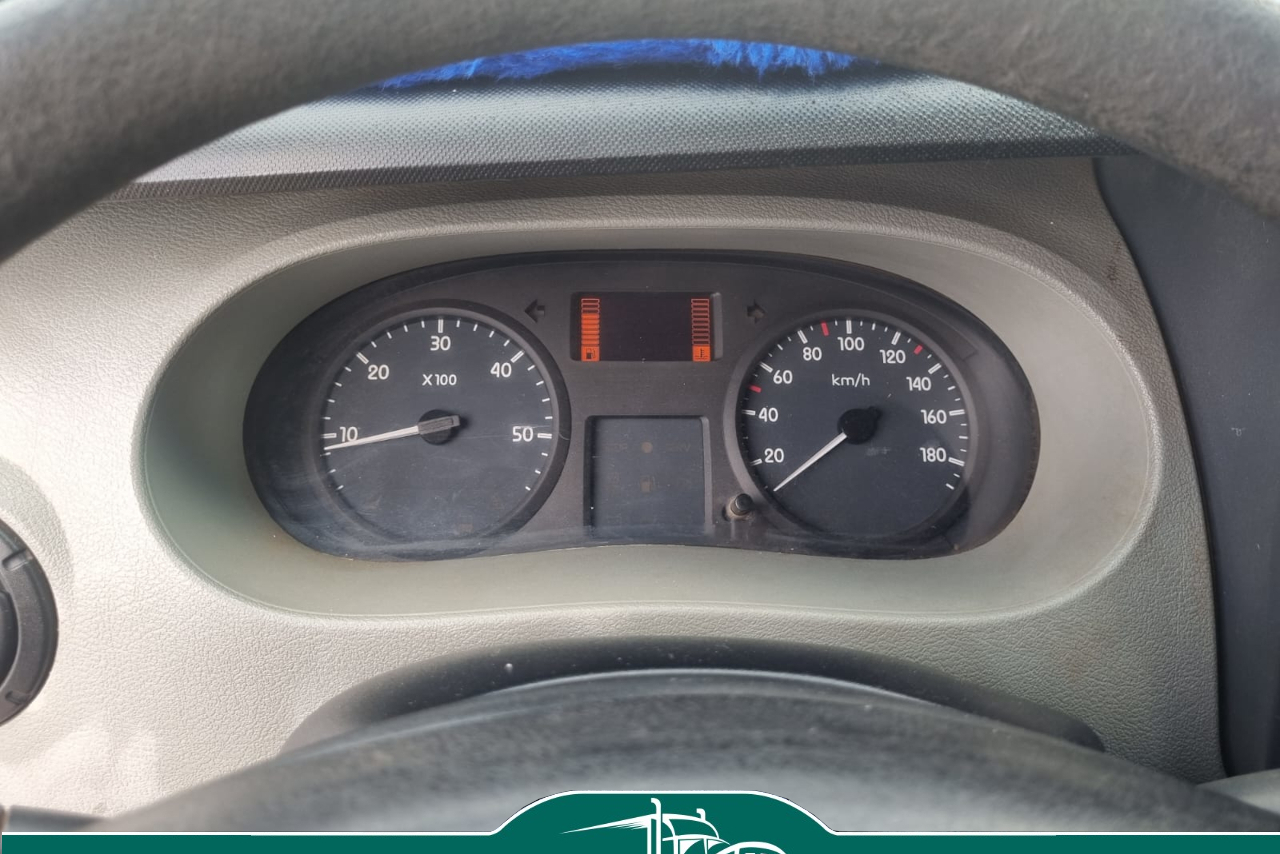 Renault Master Minibus - 10/11 3