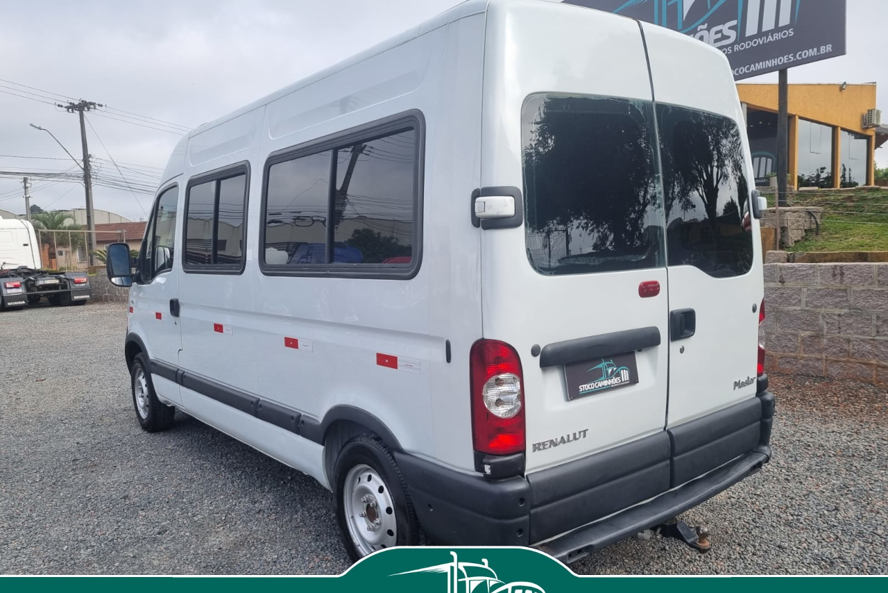 Renault Master Minibus - 10/11 4
