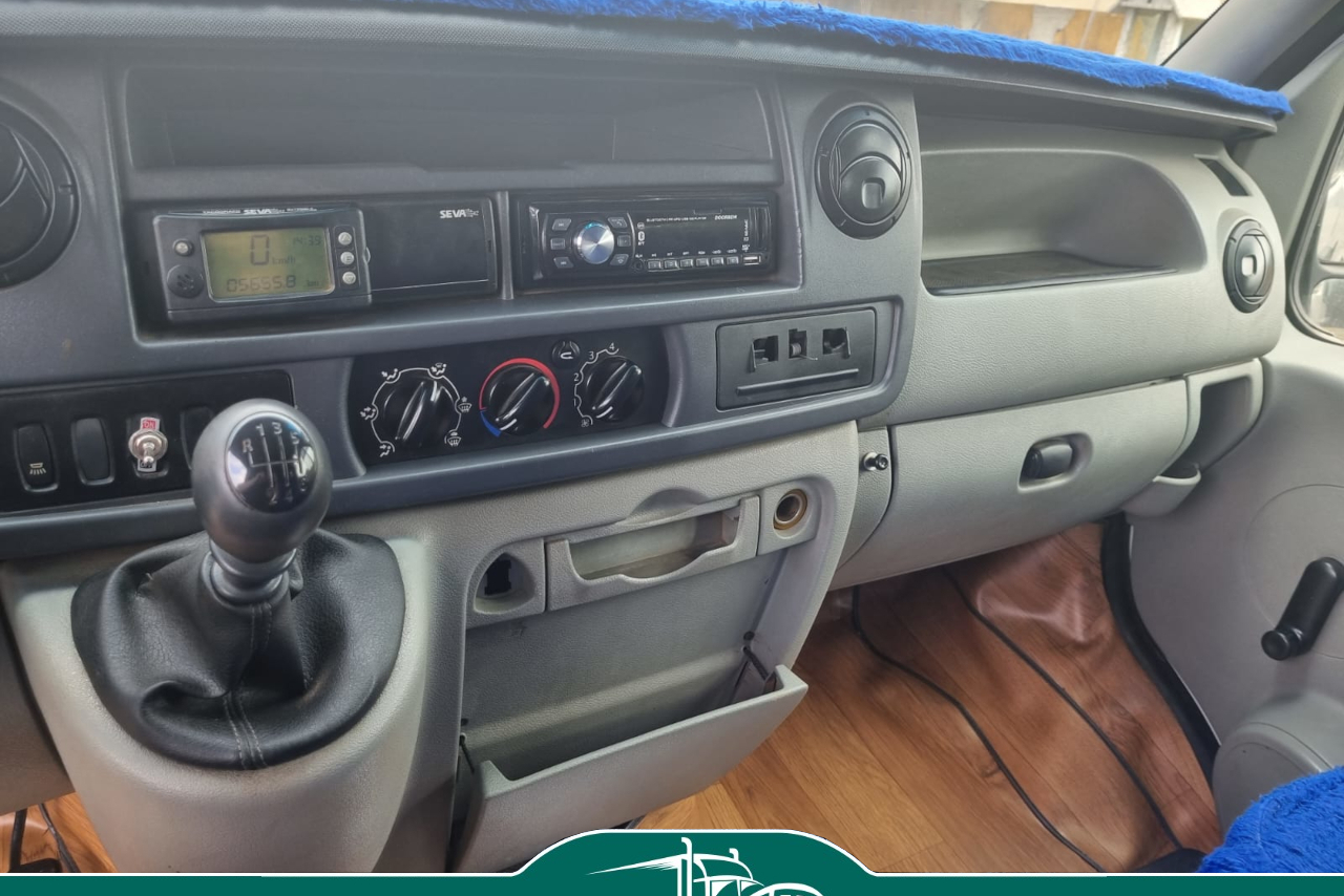 Renault Master Minibus - 10/11 6