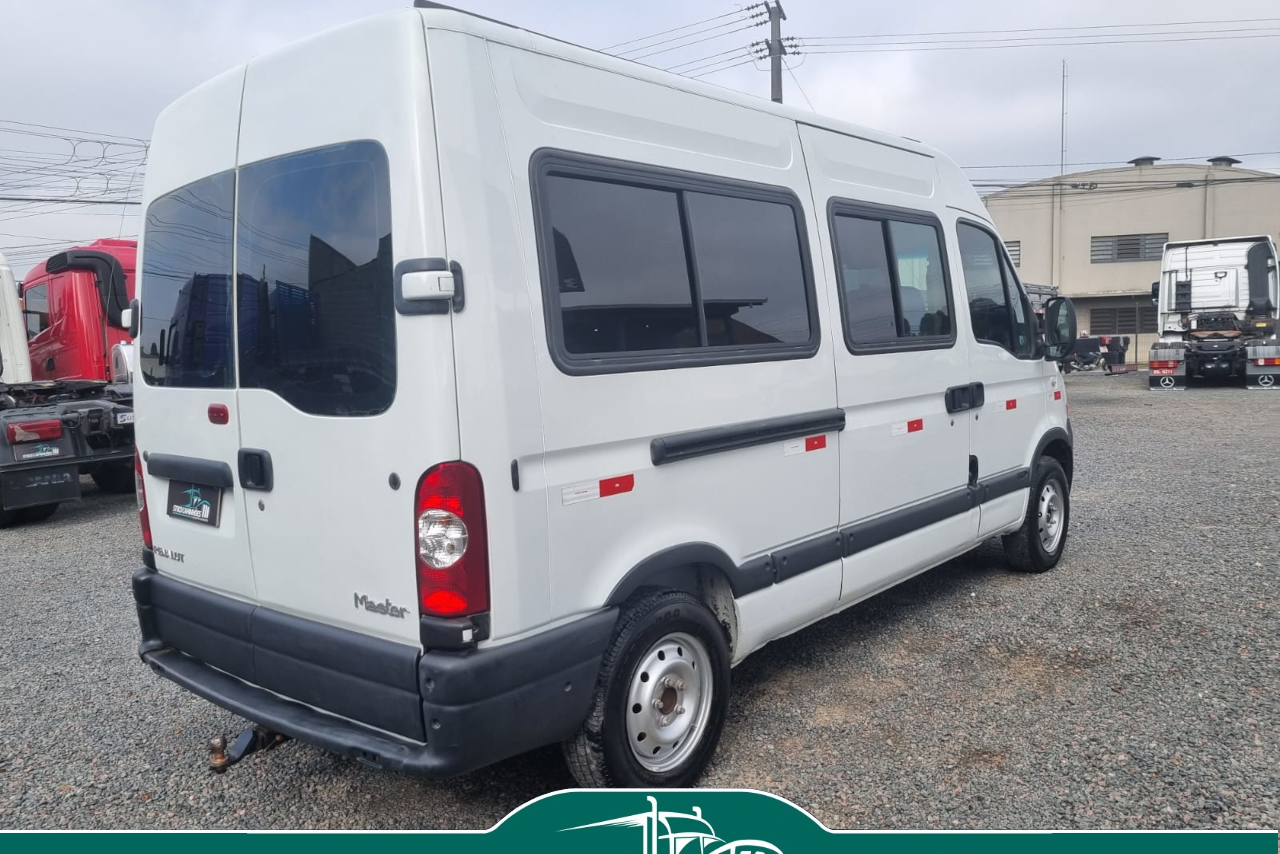 Renault Master Minibus - 10/11 11