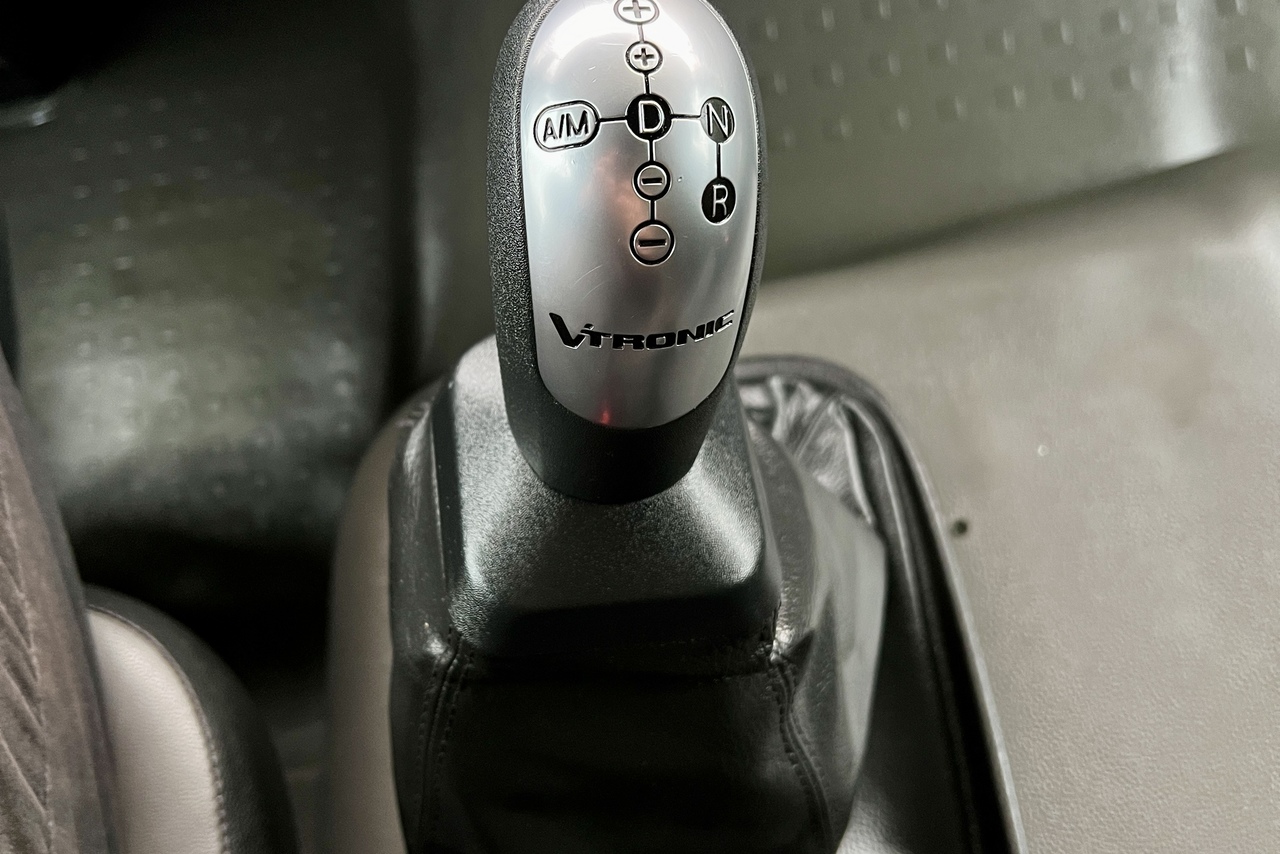 Volkswagen 30-330 Constellation 8x2 - 22/23 15