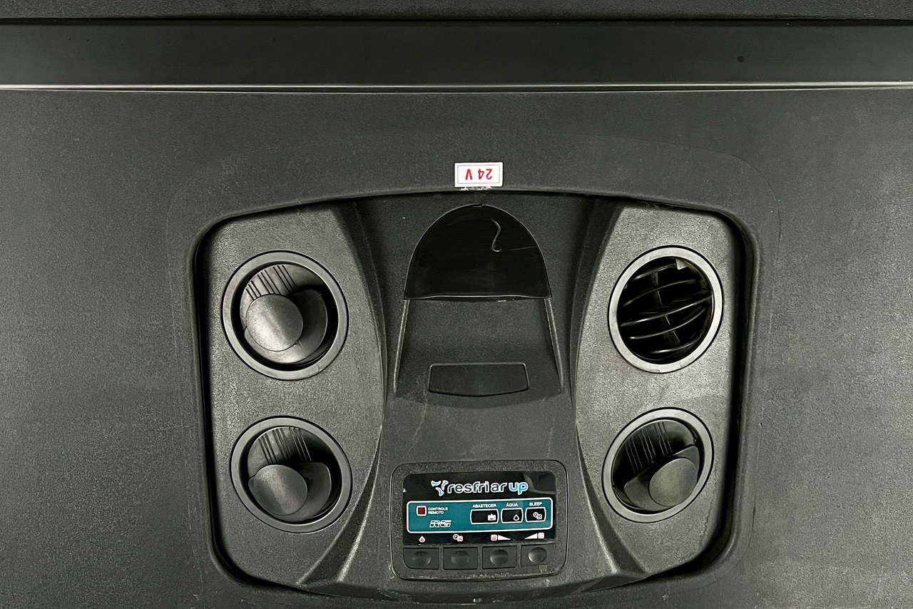 Volkswagen 30-330 Constellation 8x2 - 22/23 17