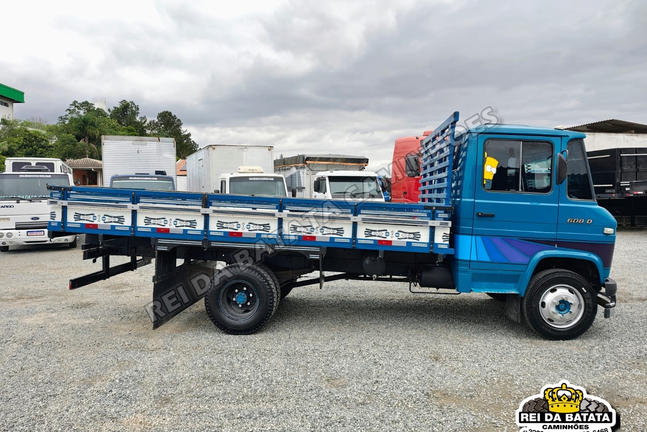Mercedes Benz MB 608 - 84/84 3