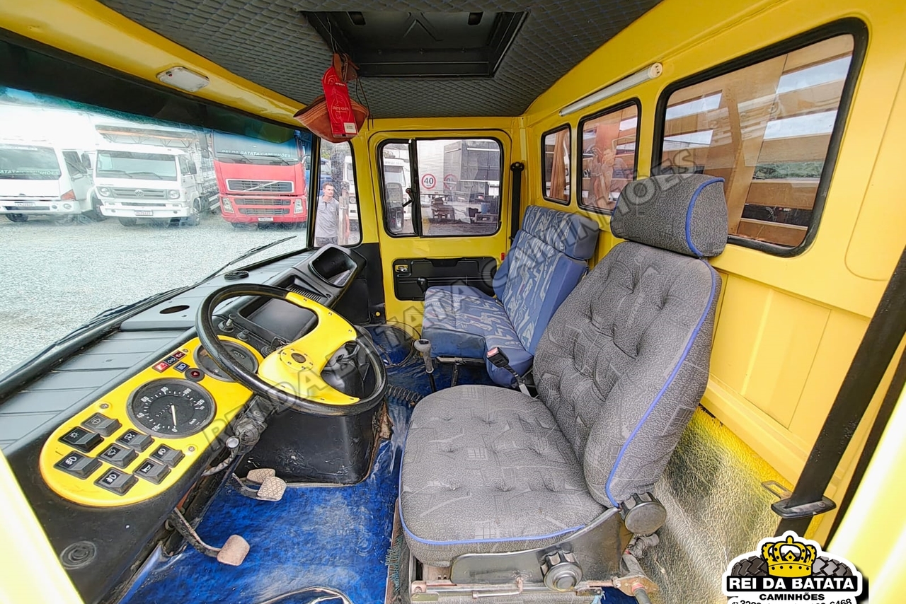 Mercedes Benz MB 608 - 84/84 8