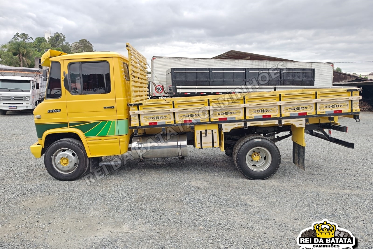 Mercedes Benz MB 608 - 84/84 10
