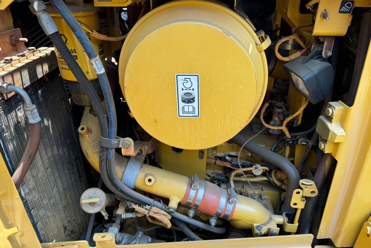 Caterpillar D6T - 18/18 7