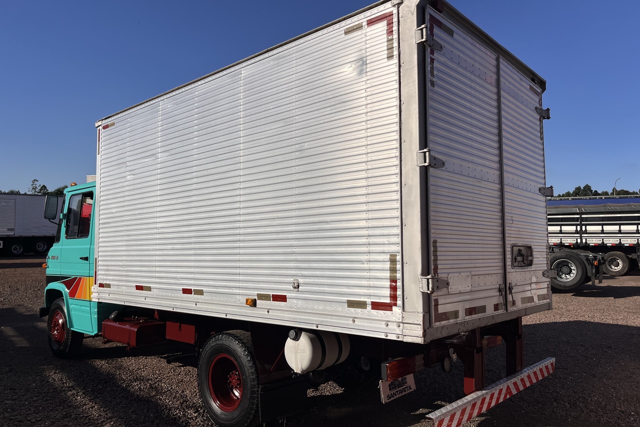 Mercedes Benz MB 608 - 77/77 5