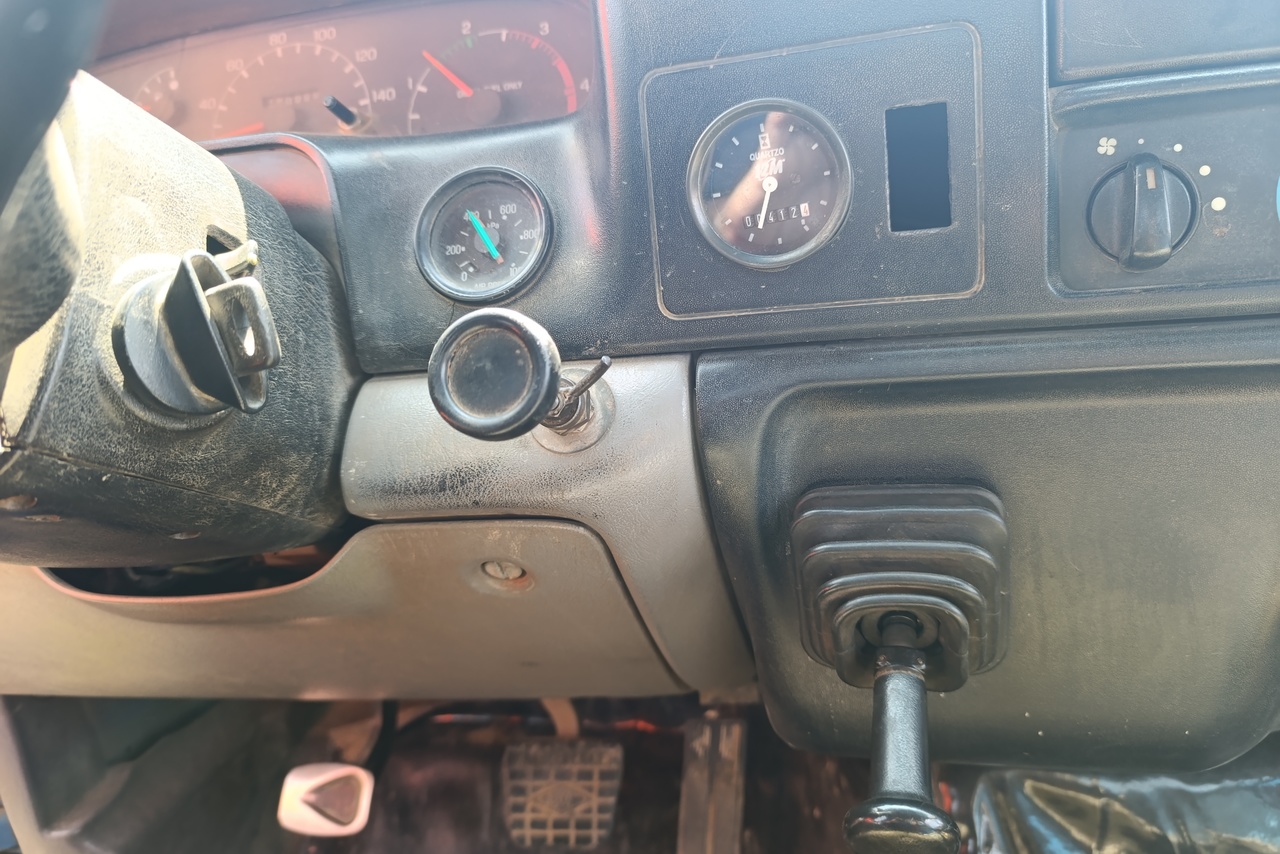 Ford F12000 - 99/99 2