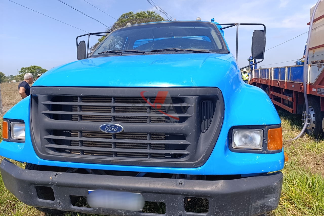 Ford F12000 - 99/99 19
