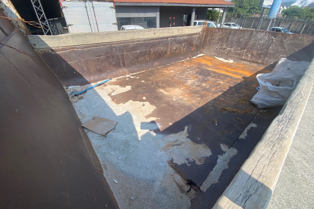 Ford Cargo1317 - 09/10 10