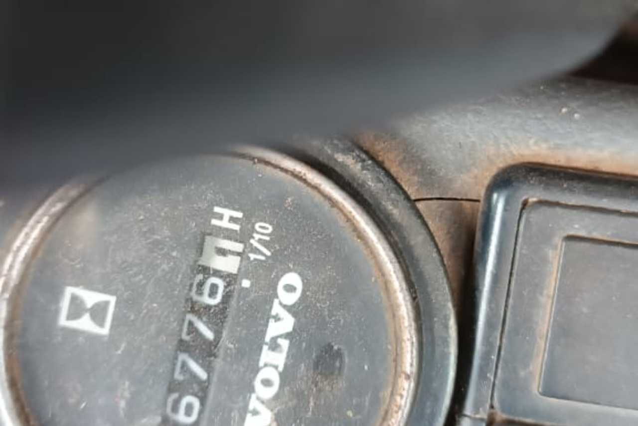Volvo EC210B - 12/12 4