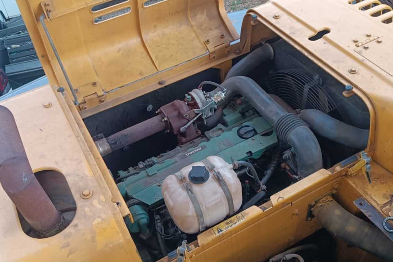 Volvo EC210B - 12/12 11
