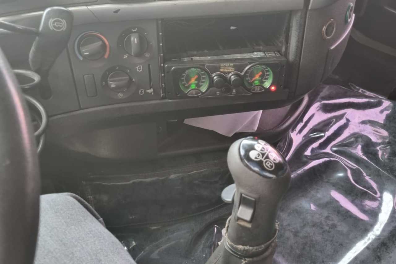 Volvo FH12 380 - 04/04 9
