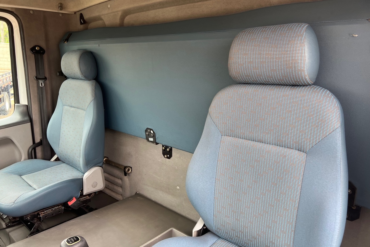 Volkswagen 24-250 E Constellation 3-Eixos - 11/11 9