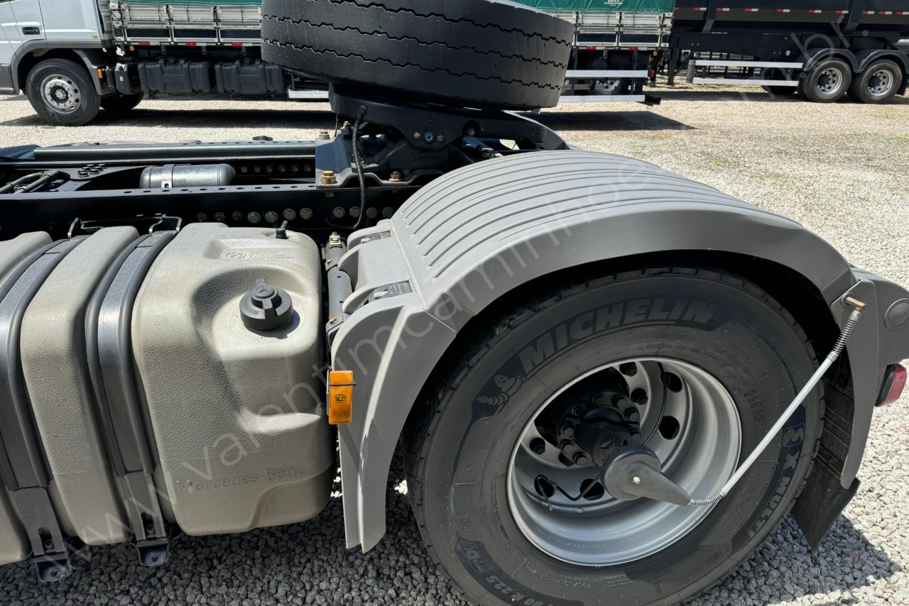 Mercedes Benz MB 2041 - 18/19 9