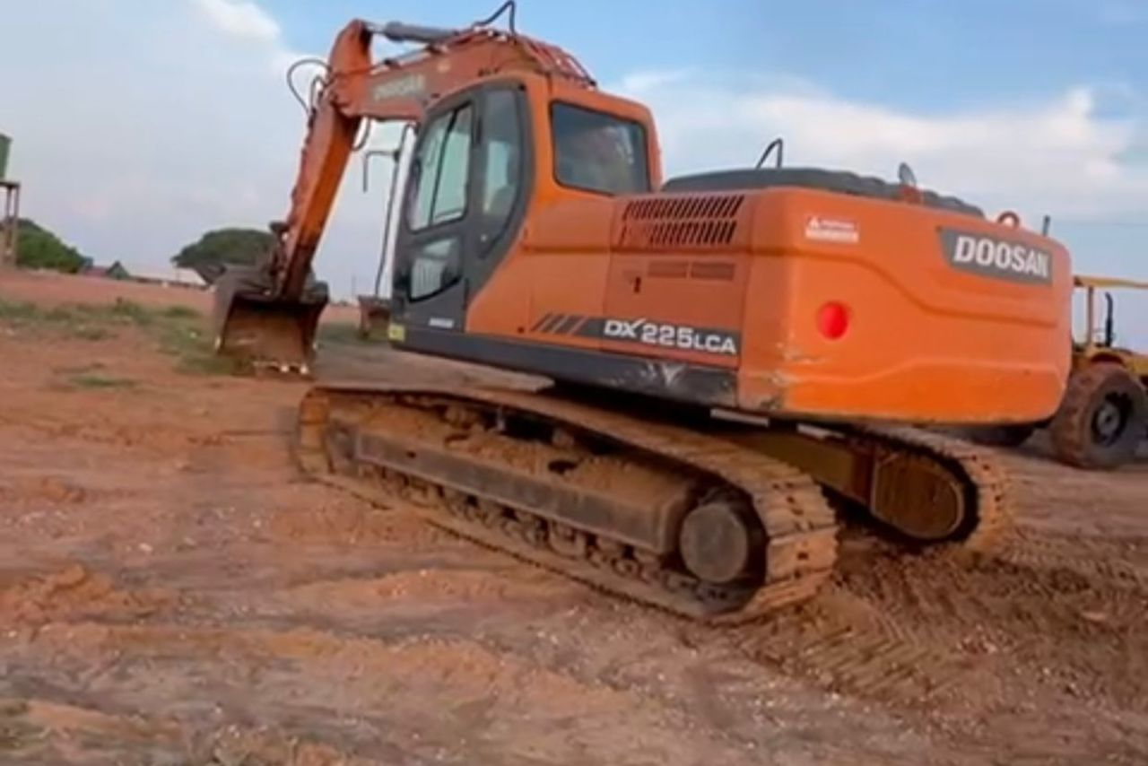 Doosan DX225LCA - 11/11 2