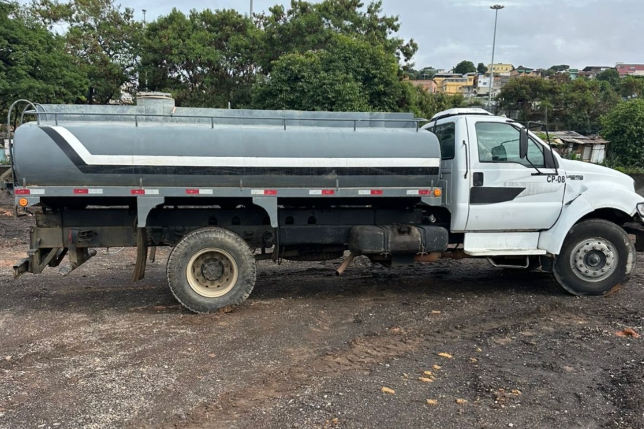 Ford F14000 - 01/01 5