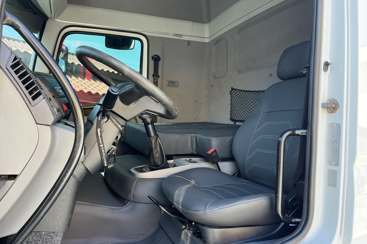 Volkswagen VW 25320 Constellation - 11/12 14
