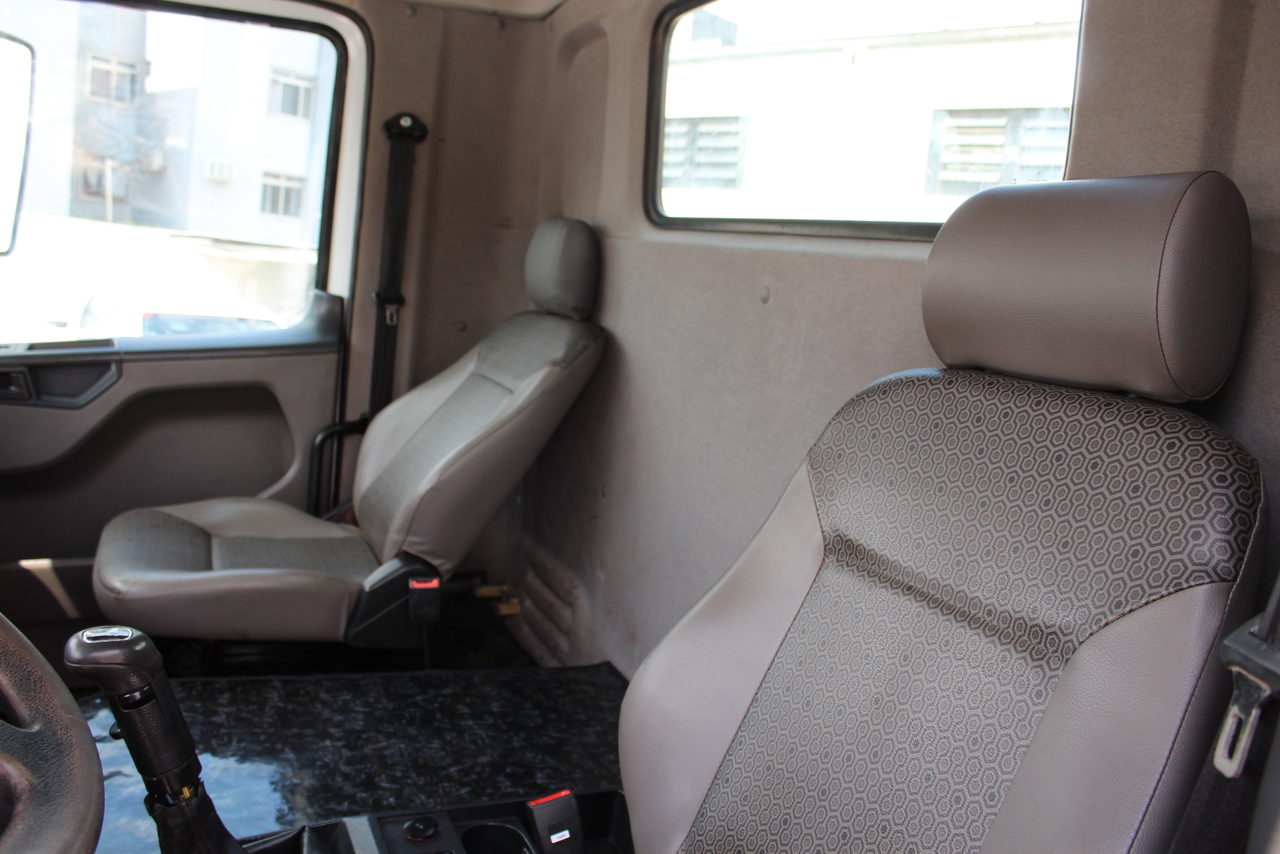 Volkswagen 26-280 Constellation 6x4 - 20/15 6