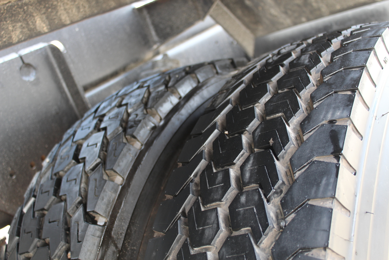 Volkswagen 26-280 Constellation 6x4 - 20/15 10