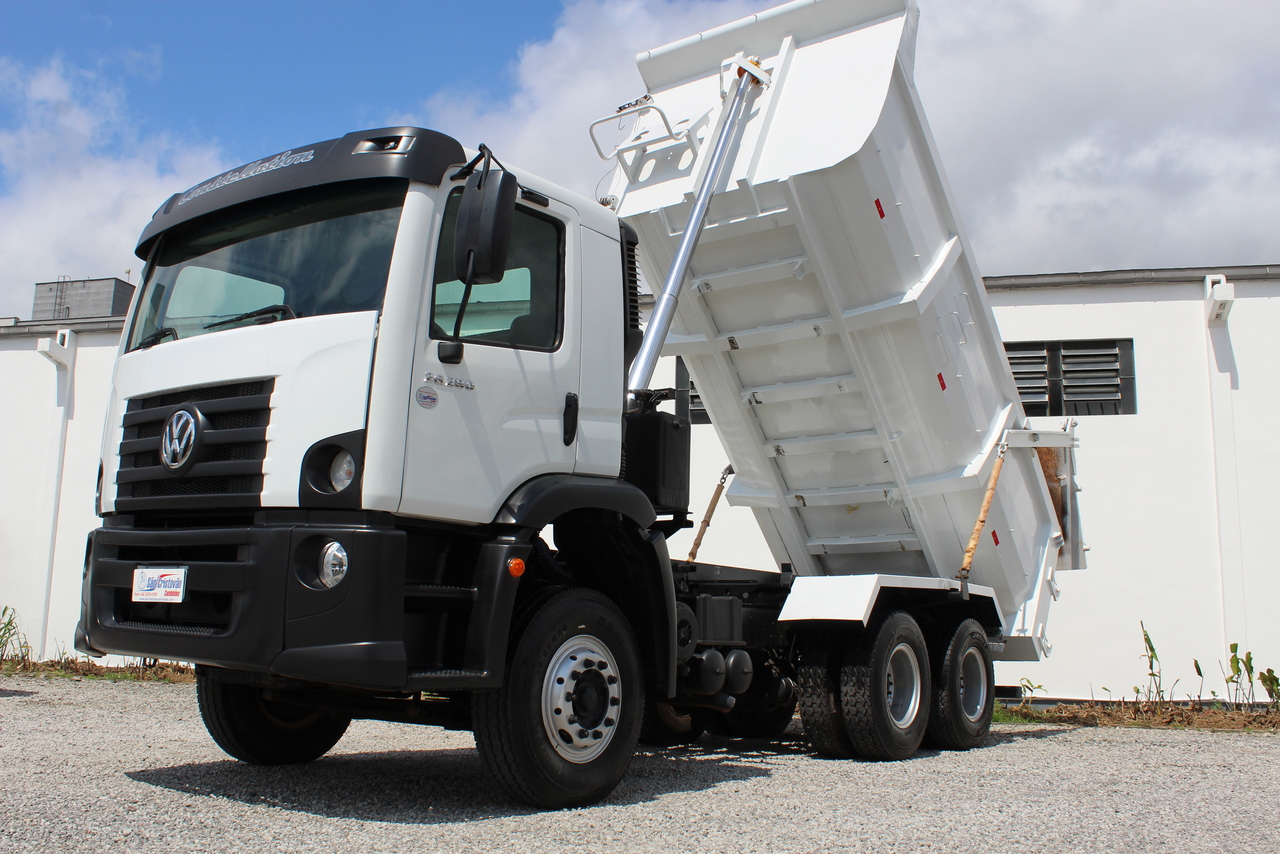 Volkswagen 26-280 Constellation 6x4 - 20/15 13