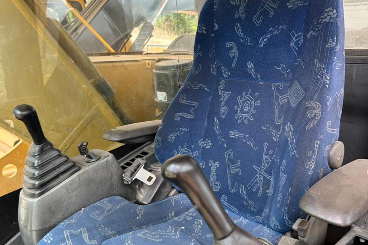 Caterpillar 320 DL - 11/11 10