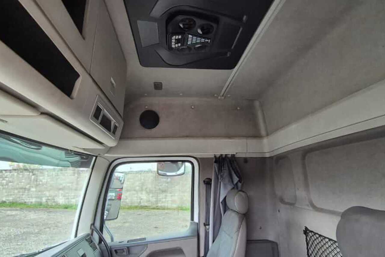 Volkswagen 25-360 6x2 Constellation - 18/19 2