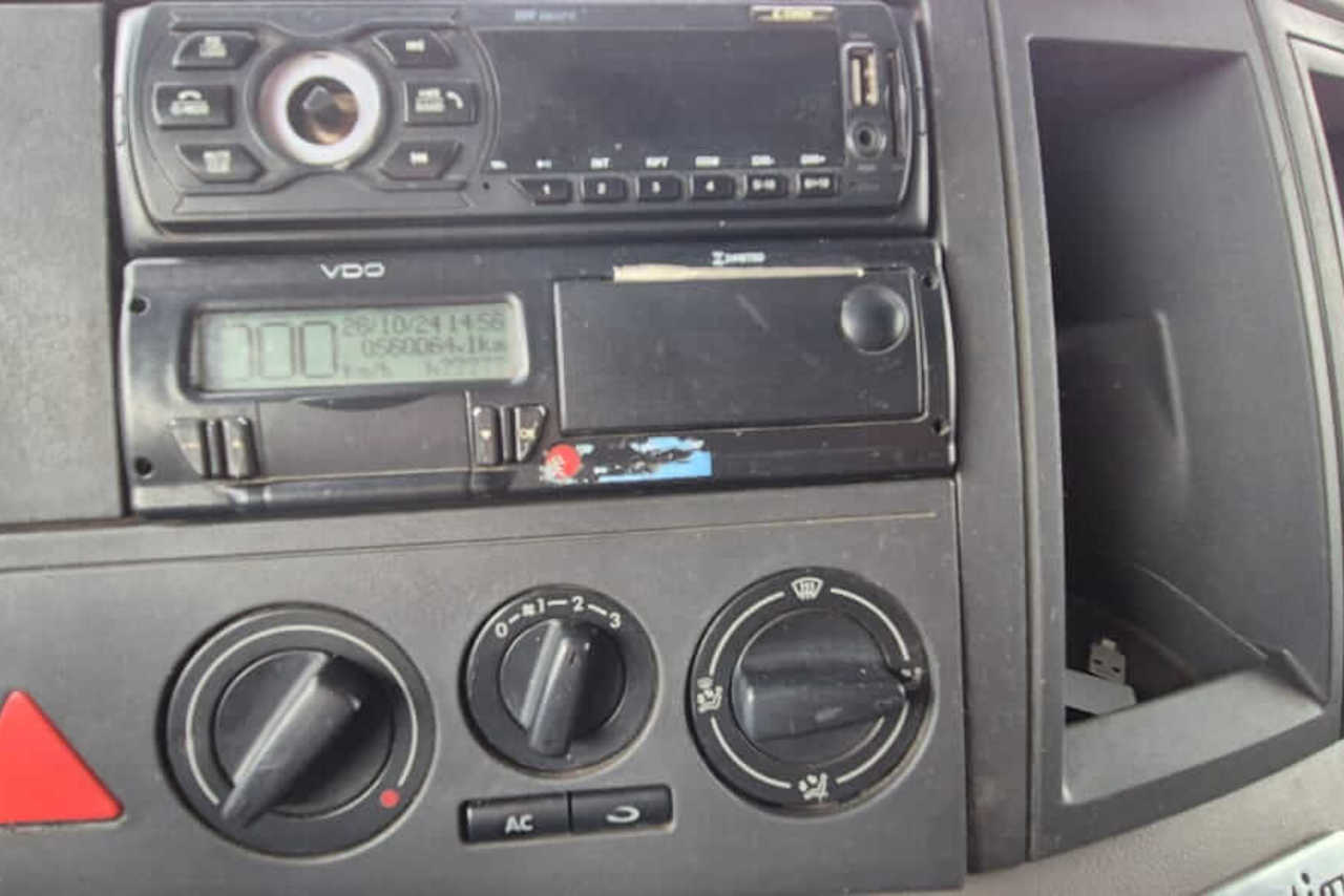 Volkswagen 25-360 6x2 Constellation - 18/19 6
