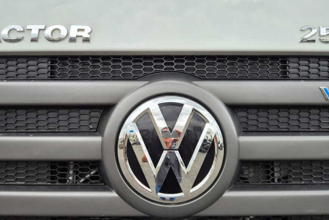 Volkswagen 25-360 6x2 Constellation - 18/19 13