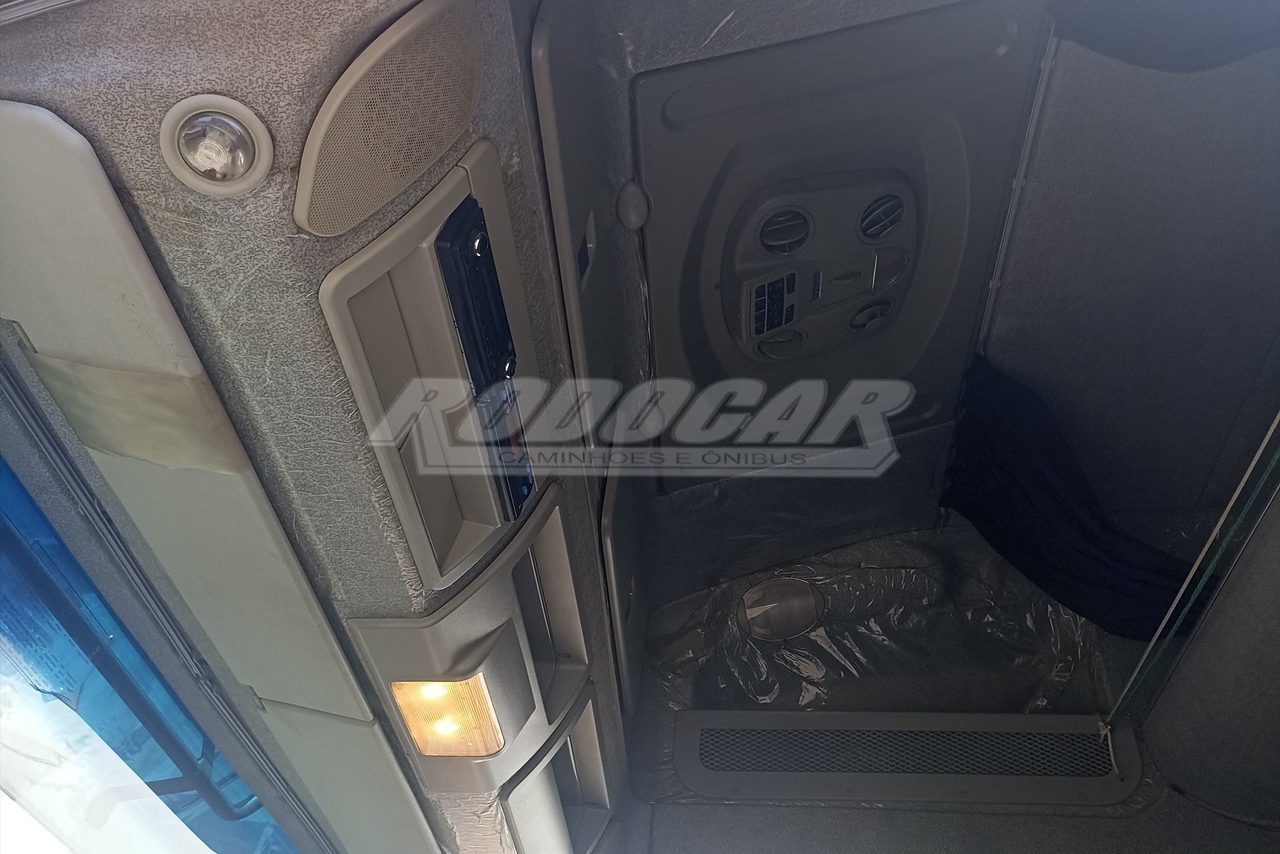 Iveco Tector 240E28 - 14/14 5