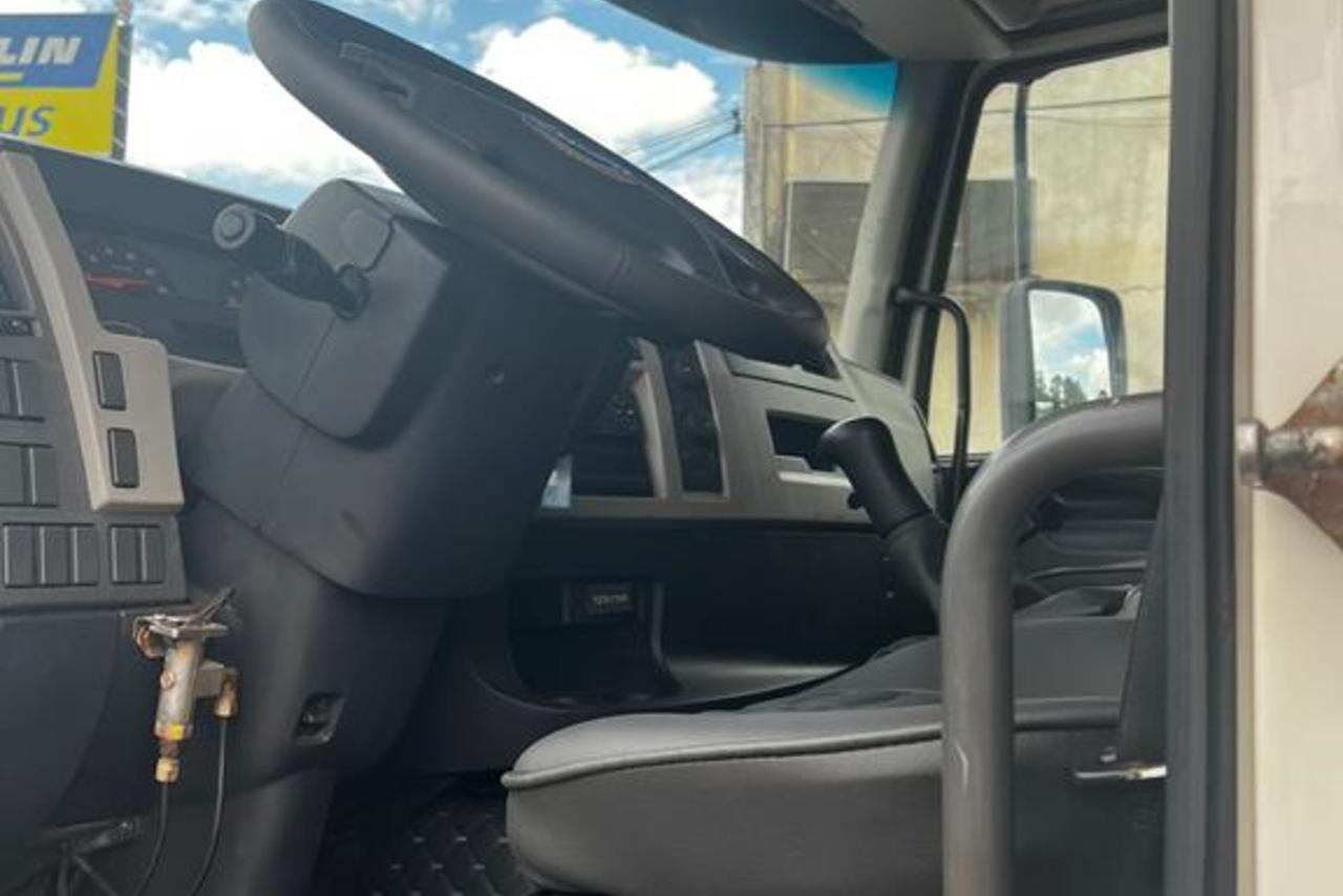 Volvo VM 270 - 14/14 3