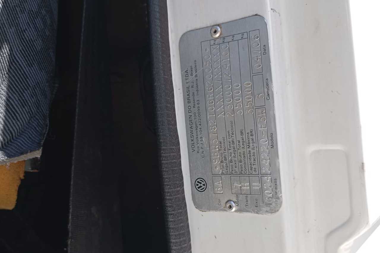 Volkswagen 24 220 - 06/06 3
