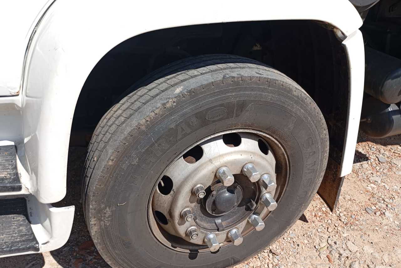 Volkswagen 24 220 - 06/06 5