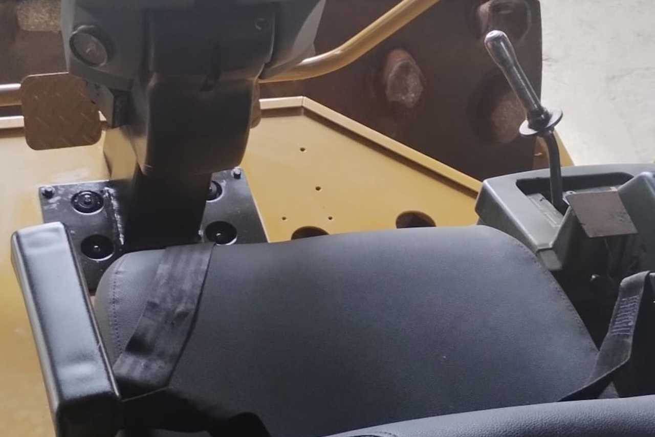 Caterpillar CS533E - 12/12 6
