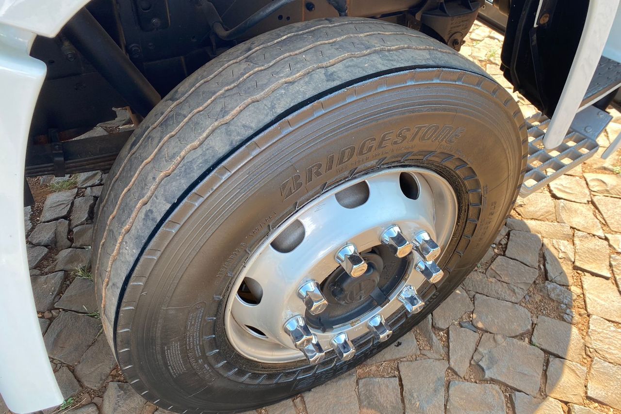 Volkswagen 24 220 - 11/11 11