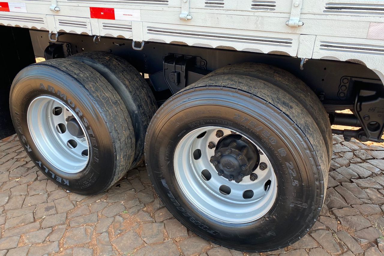 Volkswagen 24 220 - 11/11 12