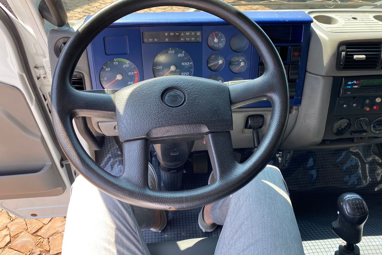 Volkswagen 24 220 - 11/11 16