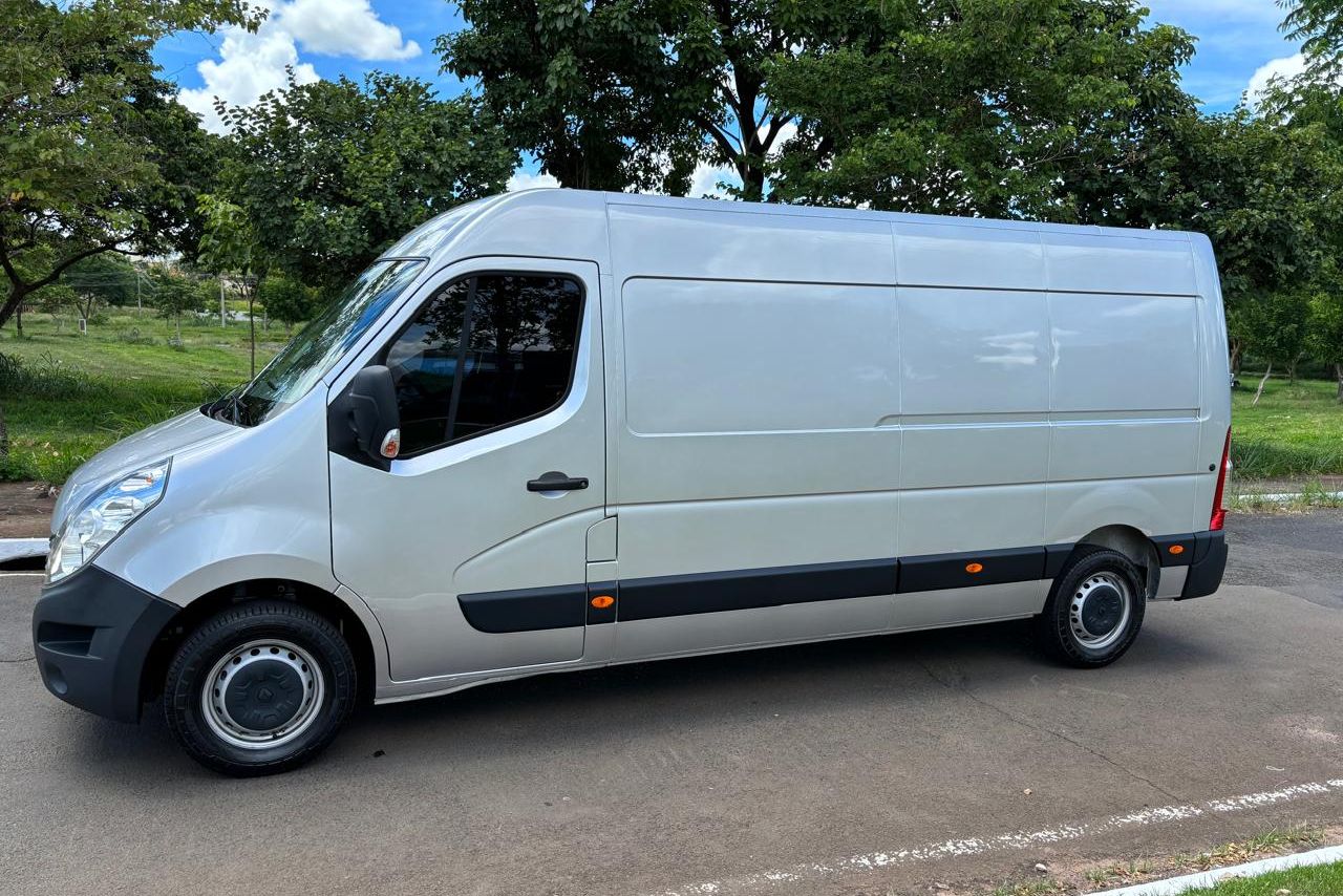 Renault Master  Furgão - 20/21 8