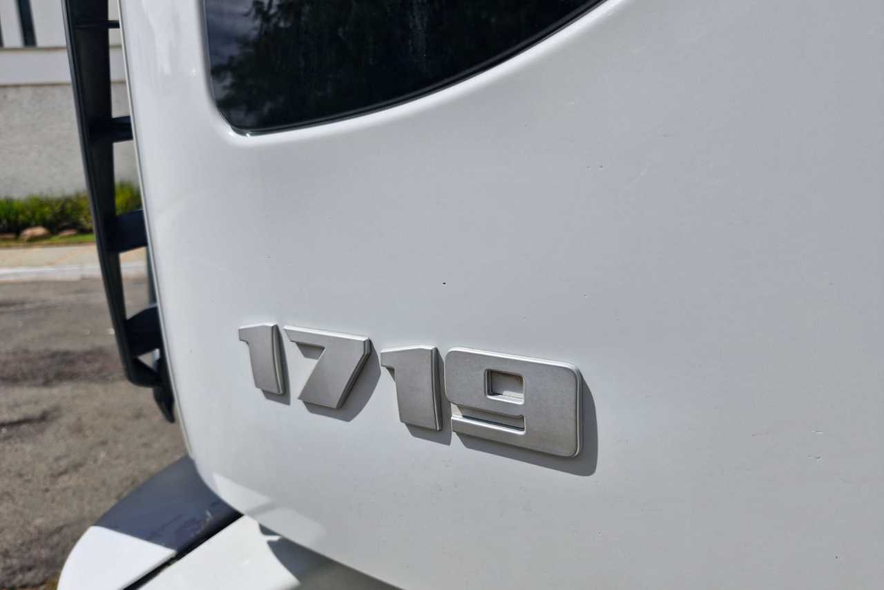 Ford Cargo 1719 - 18/19 2