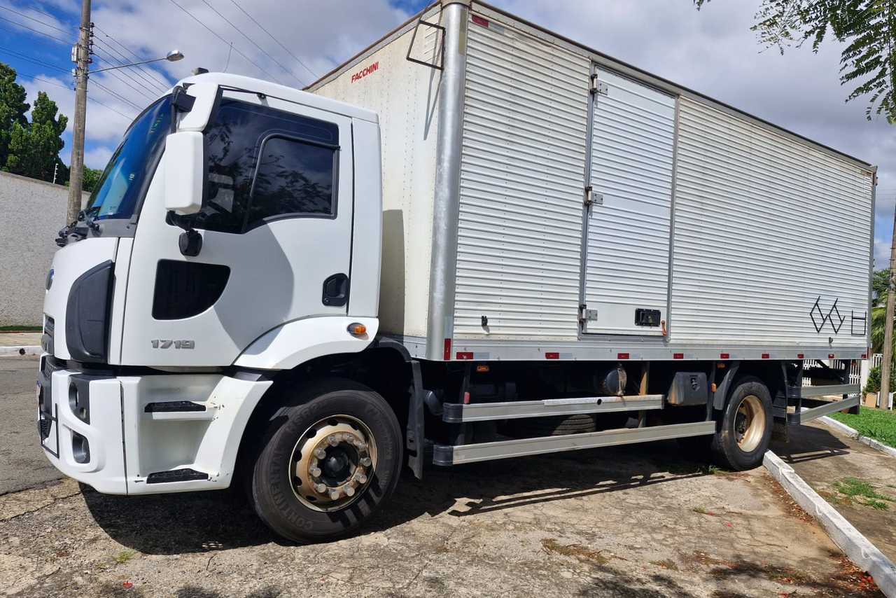 Ford Cargo 1719 - 18/19 8