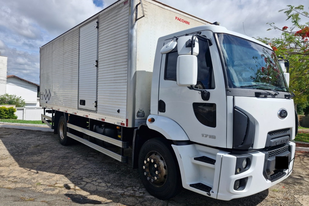 Ford Cargo 1719 - 18/19 10