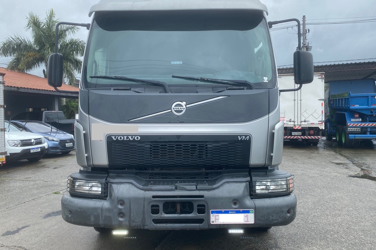 Volvo VM330 - 14/15 7