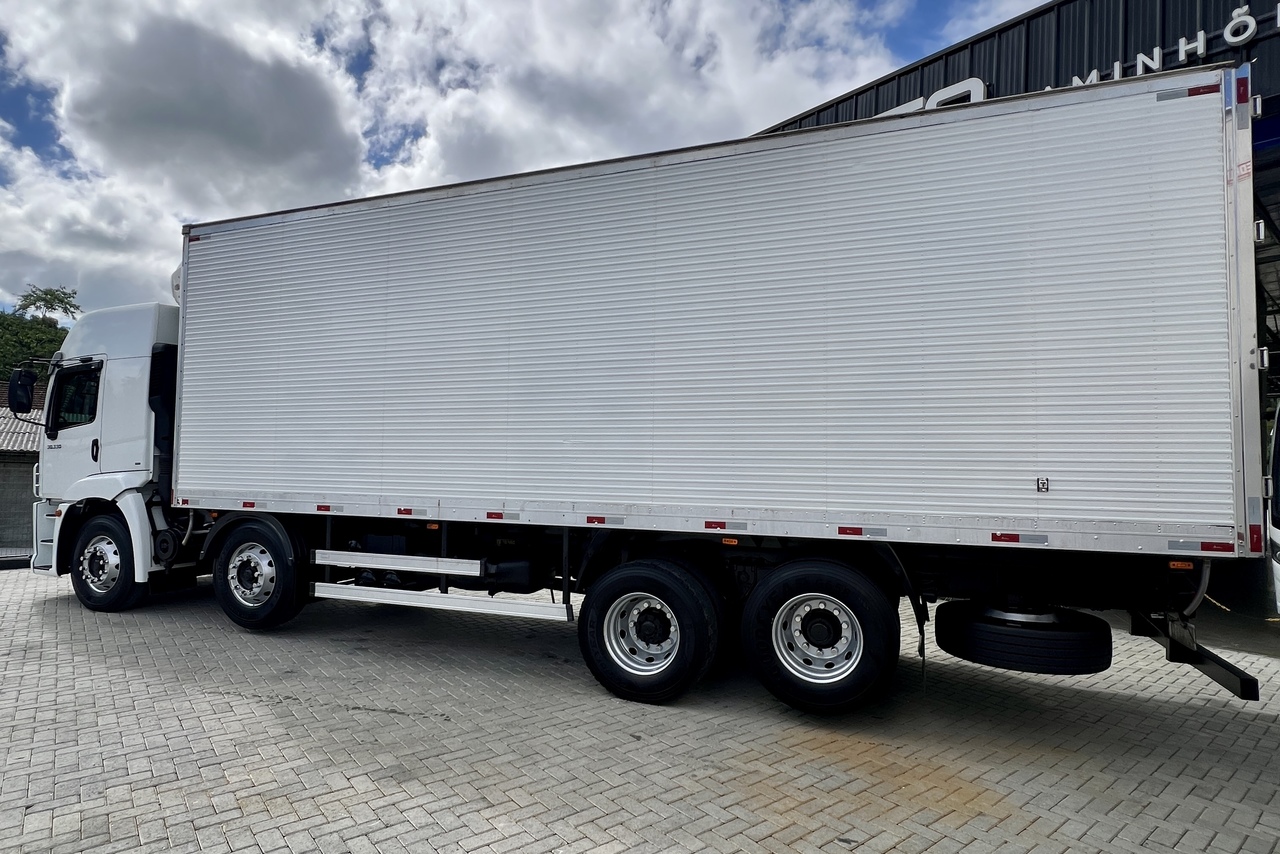 Volkswagen 30-330 Constellation 8x2 - 20/21 14