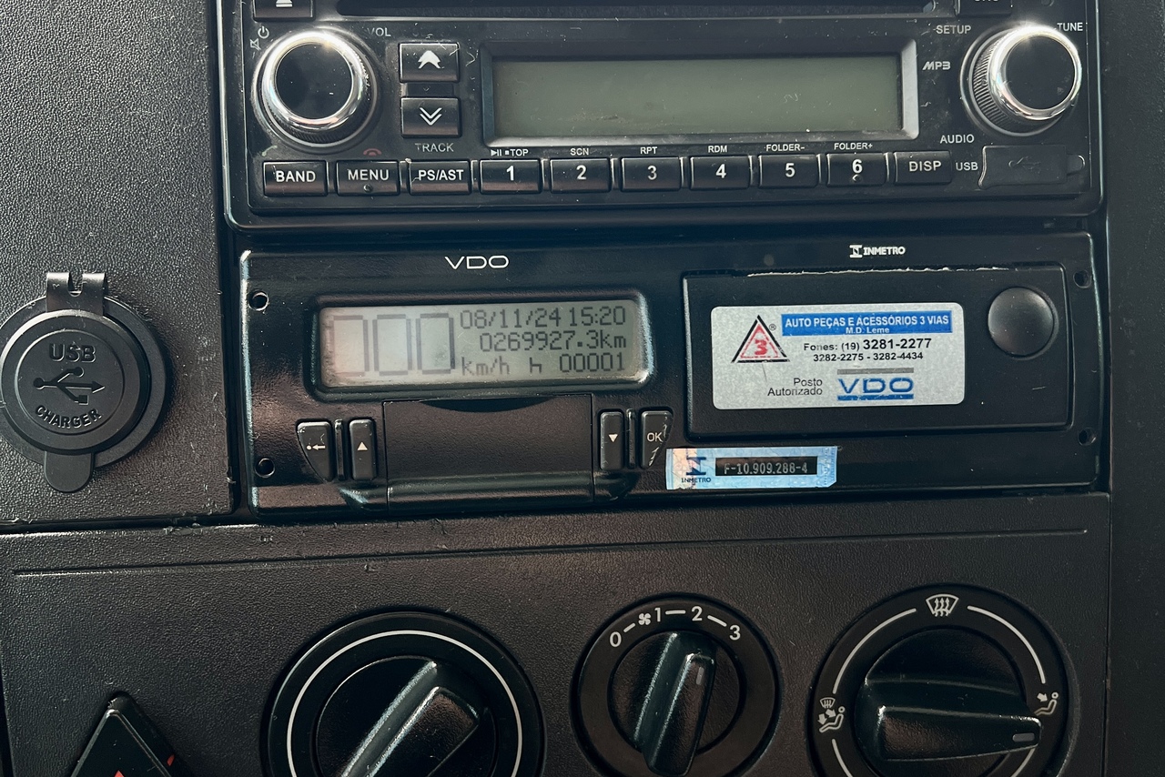 Volkswagen 30-330 Constellation 8x2 - 20/21 20