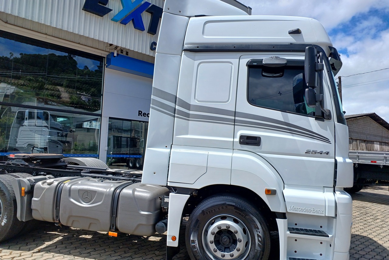 Mercedes Benz Axor 2544 - 21/21 4