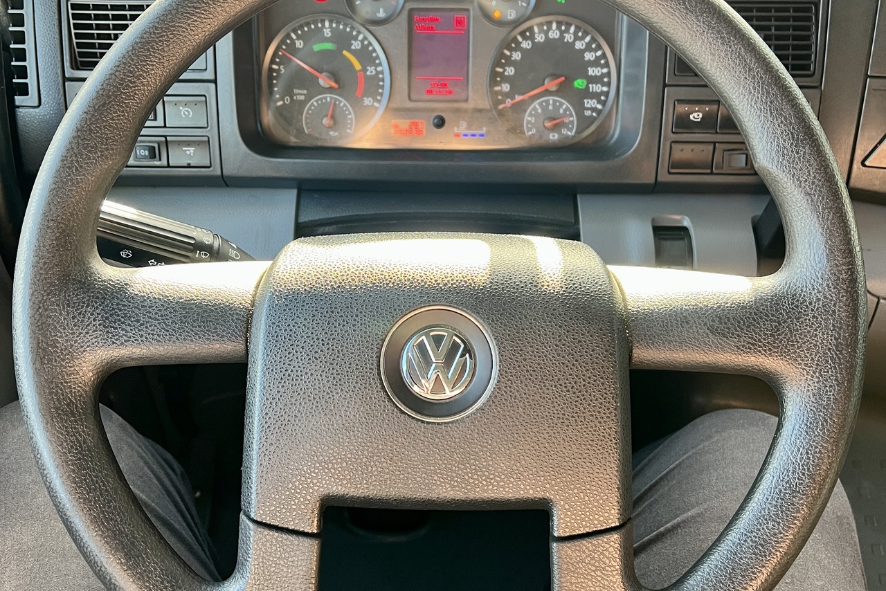Volkswagen 24 330 - 21/22 18