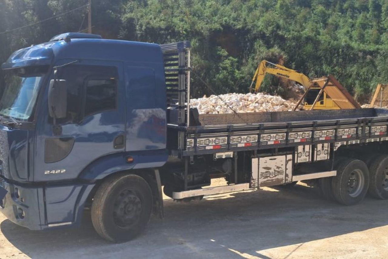Ford Cargo2422 - 12 11