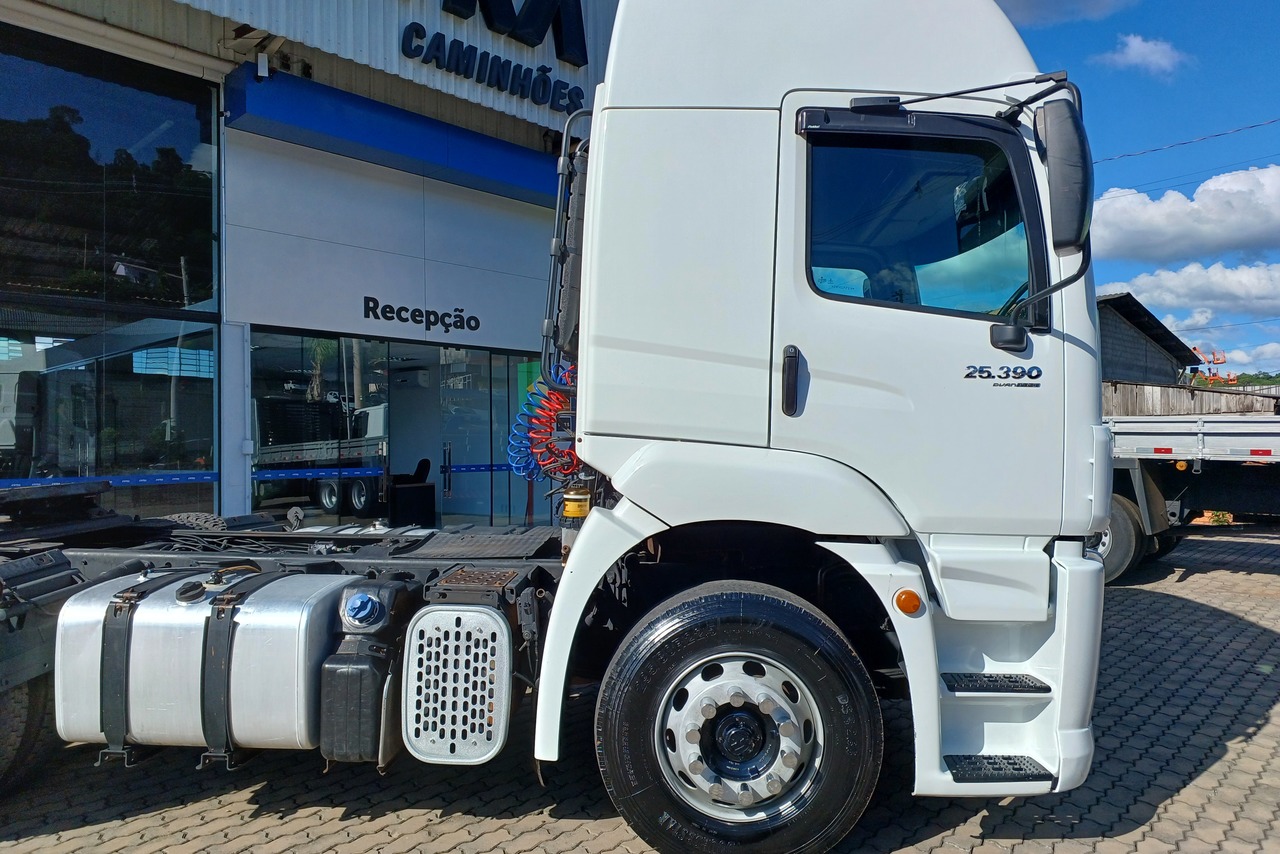 Volkswagen 25 390 - 13/14 5