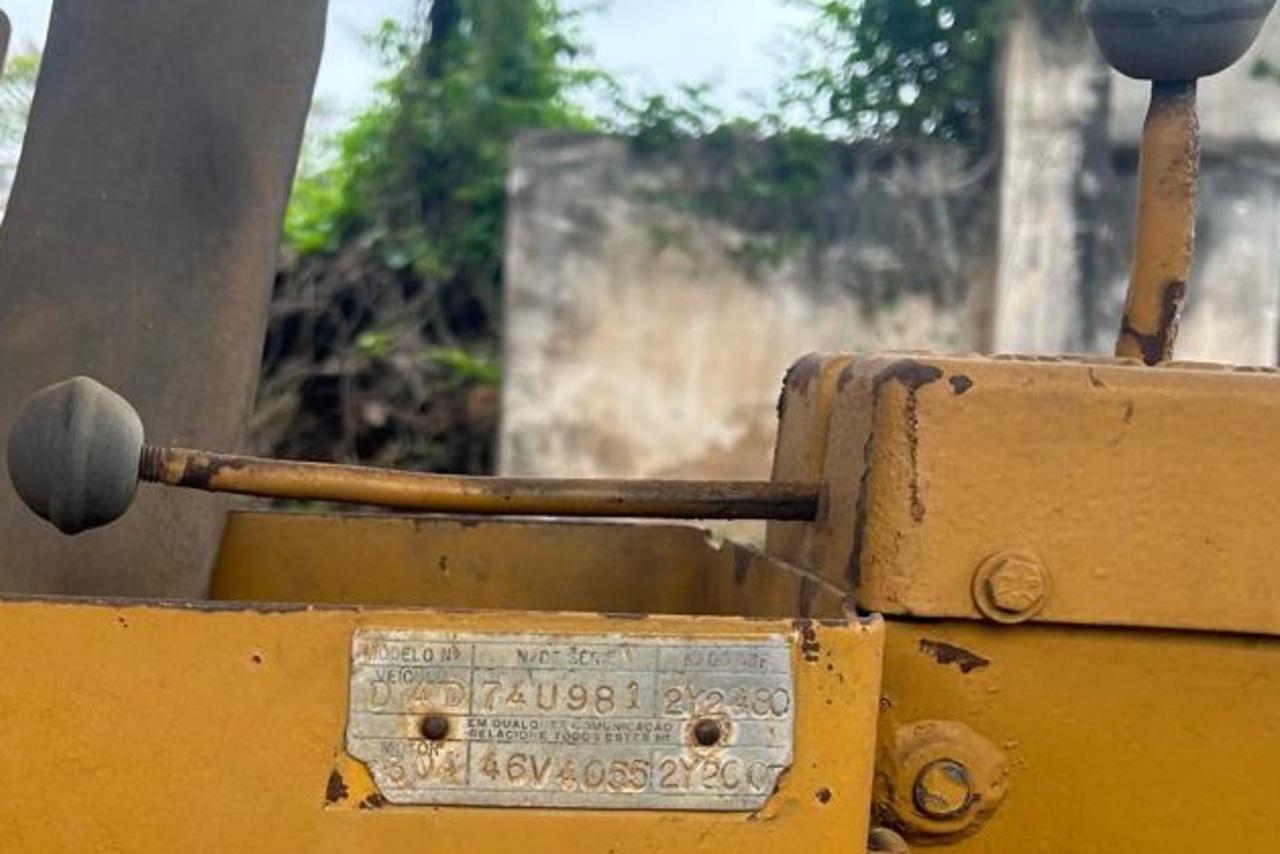 Caterpillar D4D - 77/77 2