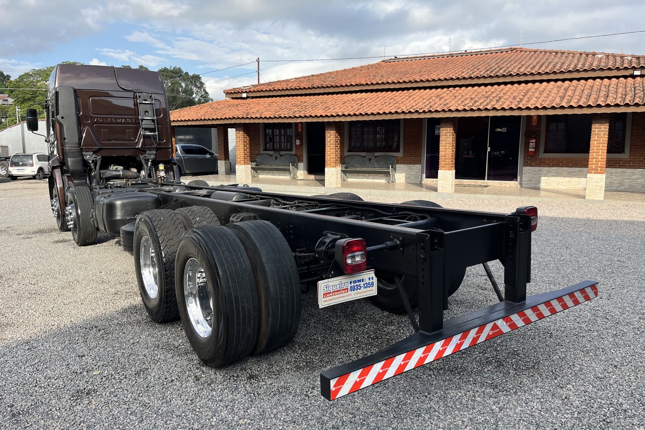 Volkswagen 30-330 Constellation 8x2 - 19/20 6